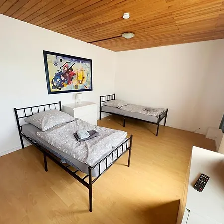 דירה Geraeumige Monteurwohnungen Mit Balkon In Mechernich-glehn *