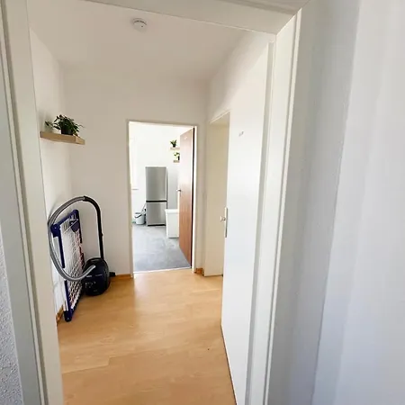 דירה Geraeumige Monteurwohnungen Mit Balkon In Mechernich-glehn מכרניך