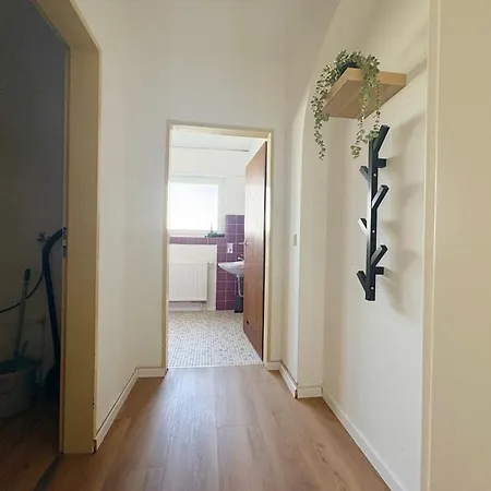 Lägenhet Geraeumige Monteurwohnungen Mit Balkon In Mechernich-glehn