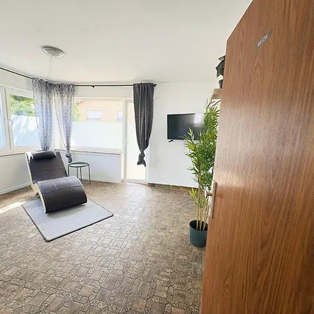 Geraeumige Monteurwohnungen Mit Balkon In Mechernich-glehn דירה *
