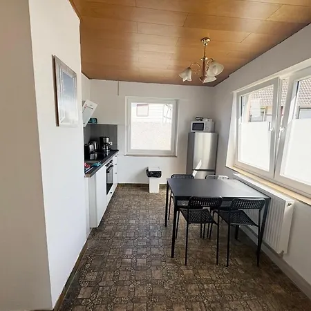 Lägenhet Geraeumige Monteurwohnungen Mit Balkon In Mechernich-glehn Mechernich