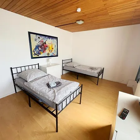 Geraeumige Monteurwohnungen Mit Balkon In Mechernich-glehn *